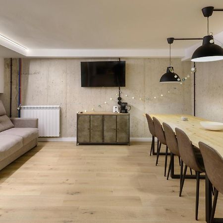 Apartamentos La Muralla De Jaca Extérieur photo