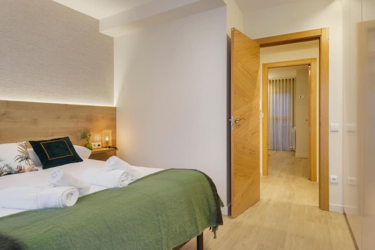 Apartamentos La Muralla De Jaca Extérieur photo